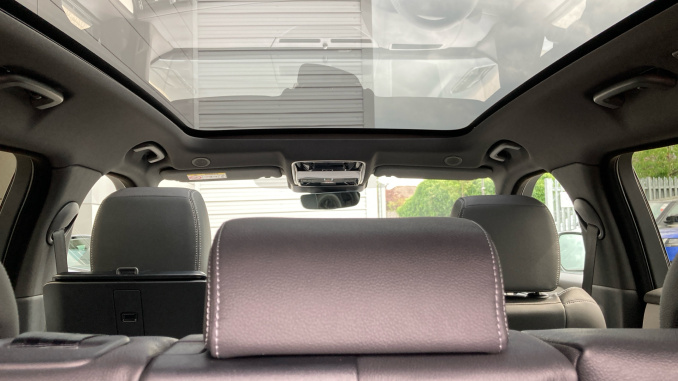 Land Rover Range Rover Velar 3.0 D300 MHEV Belgravia Edition Satin 5dr Auto Diesel Estate - Image 50